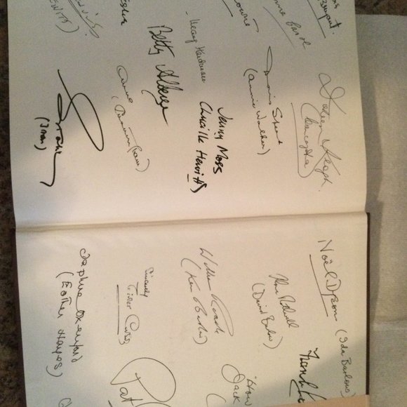 The coronation street story celebrating 35 years of the street by Daran little - Picture 6 of 11